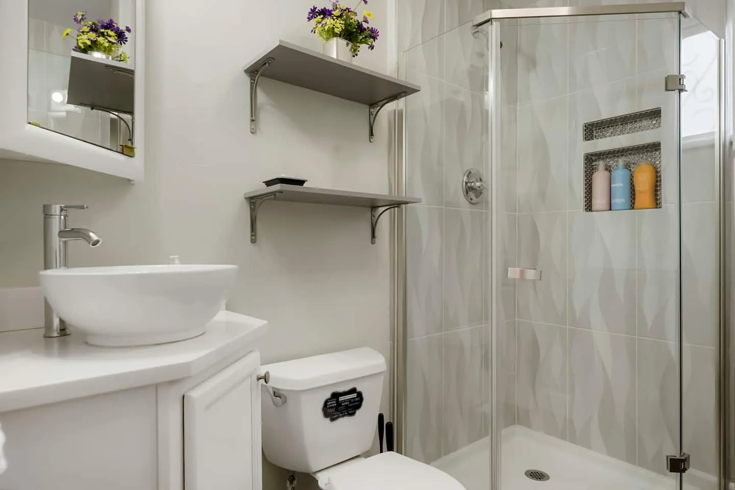 Full bathroom 2 at the Westminster house