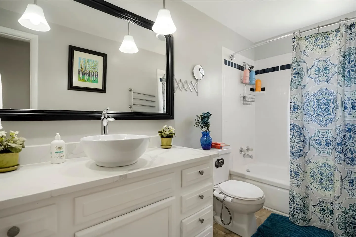Full bathroom 3 at the Westminster house